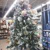 Un des sapins décorés