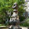 La fontaine du XVI° siècle.