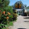 Dans le jardin extérieur...