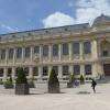 Le musée d'histoire naturelle , au sein du parc .