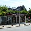 Office de tourisme avec la Maison Courvoiser en arrière plan