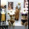 Les grandes marques comme Lise Charmel et celle moins connue comme Louisa Bracq se fonfd la part belle dans cette vitrine.