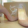 Pose d'un patin Topy sur des vernis LOUBOUTIN