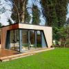 Studio de jardin habitable toute l'année ou salle de sport
Une extension bois grâce à cette annexe de jardin sans permis de construire. Une conception de qualité, le modèle de studios de jardin vous assurent de hautes performances thermiques pour y vivre toute l'année. Ce nouvel espace de vie d'une superficie de 20 m² vous permettra d'y réaliser toutes vos envies