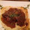 Joue de boeuf et pommes de terre écrasées.