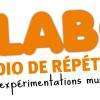L'Atelier vous propose de venir répéter au LABO son studio de répétition, tout équipé, insonorisé et climatisé !Vous serez accueillis par des techniciens professionnels