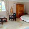 Chambre Terre avec salle de bain et wc privés, frigo, tv, climatisation, plateau de courtoisie, wifi.