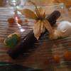 Mon dessert, tube au chocolat, mousse vanille du Pacifique, et son croquant aux cacahuètes. Une tuerie.