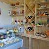 Notre magasin avec les divers produits locaux