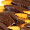 Réalisées à partir d'écorces d'oranges
confites puis enrobées de chocolat noir.  
La chocolatière de Marseille fabrique pour vous
une friandises incourtournables :
"les orangettes faites maison"