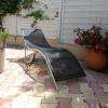 bain de soleil dans le jardin