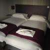chambre double , télé , terrasse privative,  salle d'eau avec douche à l'italienne