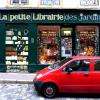 Il y a tout juste un an, Oui-Oui garait sa voiture par hasard devant la Librairie et découvrait qu'on y vend encore ses livres dans de vieilles éditions de la Bibliothèque Rose....