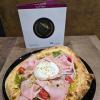 Pizza fraiche et généreuse, pizzeria La Pizza à Crécy la Chapelle (77) à 15 mn de Disneyland
