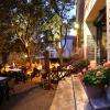 Terrasse ombragée estivale
