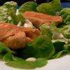 Ballotins Meldois (Brie de Meaux et poitrine fumée délicatement
 enveloppé dans une crêpe  de froment, le tout sur lit de salade)
