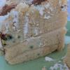 Honteux !!! Invitée chez une amie pour un anniversaire je goûte ma part de gâteau, goût écoeurant, je retourne ma part et que vois-je ? Du moisi ???????? mais c'est inacceptable, comment peut-on vendre des gâteaux périmés !! ????. Le comble c'est que le soir même j'étais malade, et le demain aussi, intoxication alimentaire. Cet établissement devrait fermer !! 3ème jour que je suis pliée en deux malgré les médicaments !! Je devrais demander un dédommagement sérieusement. Fuyez cette boulangerie pâtisserie qui ne mérite même pas cette enseigne !!