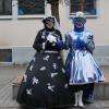 ma sœur avec un autre costume et une petite nièce