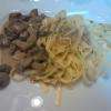 rognons et tagliatelles dans l'assiette (il faut se servir soi-même et là, ma femme n'a mis que la moitié de la dose totale!!)