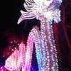 le dragon fait de 15 000 pièces de porcelaine