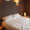 une chambre king size

