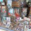La vitrine de plus près