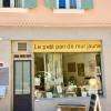 Atelier d'artiste : expositions, cours et stages artistiques.