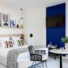 La capitale de la Côte d’Azur s’offre à vous de la plus belle des façons grâce à cette suite au confort exceptionnel. Vous profiterez de deux beaux espaces, composés d’une chambre et d’un salon. Vous apprécierez sa grande superficie (22 m²) et ses nombreux avantages. Elle est Idéale pour ressentir l’ambiance singulière de la French Riviera sans avoir à quitter votre chambre.
