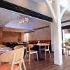 Grande salle de restaurant