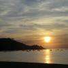 coucher de soleil sur la plage , face au restaurant les Tamaris .