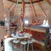 La Cabane de Peyre Hitte, féérique, pouvant accueillir de 2 à 7 pers, qui passeront une nuit bercés par la légende de Pyrène et le murmure du ruisseau en contrebas