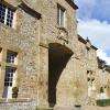 La boutique des Deux Abbés, la porterie à Souvigny.