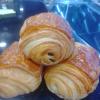Viennoiserie maison : pains au chocolat, croissants, chaussons aux pommes, Boulangerie Les Douceurs de Saclas, Saclas (91690)