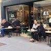 Toute la journée de 10h00 à 19h30 LES FROMAGÈRES proposent sur leur jolie terrasse ombragée, au cœur du centre historique d'Arles, de déguster des planches de fromages, mais aussi de la charcuterie, accompagnées de vins bio des Alpilles ou de bières artisanales !