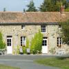 La campagne à deux pas de la ville de Cholet, vacances, séminaires, weekends en amoureux, retrouvailles en famille ou entre amis...venez séjourner aux Gîtes de l'Etang des Noues !