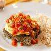 Kafta bil sanieh est une préparation de viande hachée persillée avec des pommes de terre et des tomates au four. 