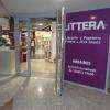la sortie se fait par le centre commercial 