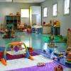 Ludothèque transformée en salle de jeux pour les petits de 6 mois à 4 ans.