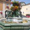 La fontaine place Bastian, devant la mairie