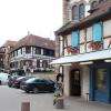 la Maison Alsacienne de Biscuiterie est à droite