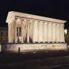 Maison Carrée, de nuit