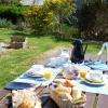petit déjeuner au jardin
