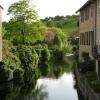 Le petit cours d'eau qui jouxte la Maison Pasteur