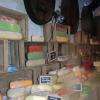 Marché de Noel de Riquewihr . Stand de fromages aux mille couleurs ( colorants nature
