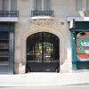 L'entrée de l'immeuble au 21 rue Henry Monnier