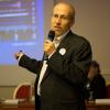 Dr Dubois, médecin expert de recours lors d'une expertise médicale.