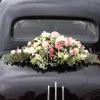 Décoration florale de la voiture des mariés, Fleuriste Mariage Miss Flor à Crécy la Chapelle (77)