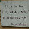 Plaque au dos du monument