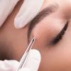 Epilation et restructuration des sourcils