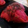 Succombez à la saveur délicate et originale de cette mignardise. Un trèfle alliant un mélange délicieux d'amandes et de coquelicot saupoudré de graines de pavots